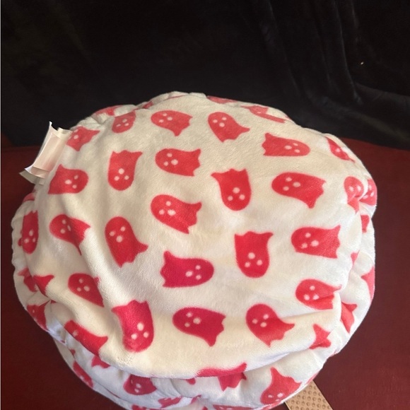 Cupcakes and Cashmere Pink Ghost Reversible Pet Bed - Picture 4 of 10